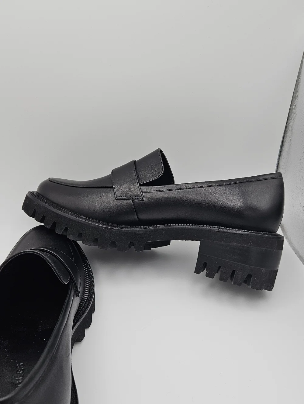 Aerosoles Ronnie lug heeled loafer black leather size 7.5